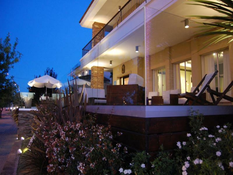 Mercedes Rambla Hotel Exterior photo