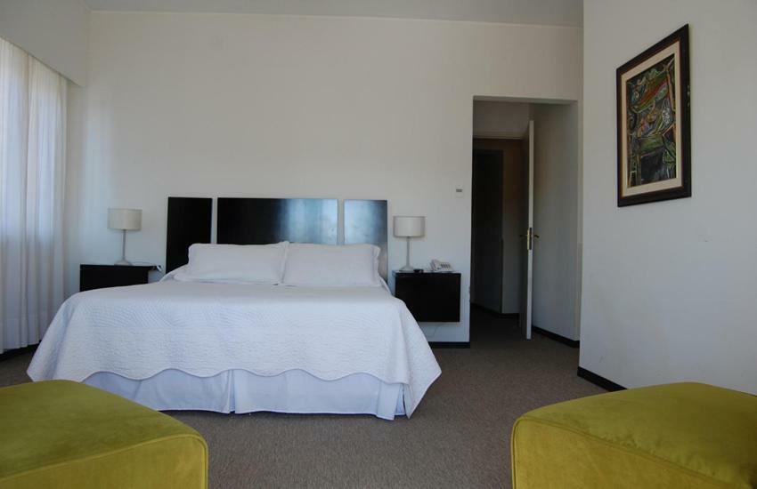 Mercedes Rambla Hotel Exterior photo